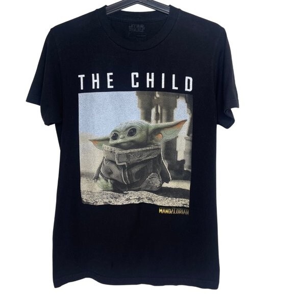 Mandalorian "The Child" Black Baby Yoda T-shirt - Size Small Star Wars - Picture 2 of 10
